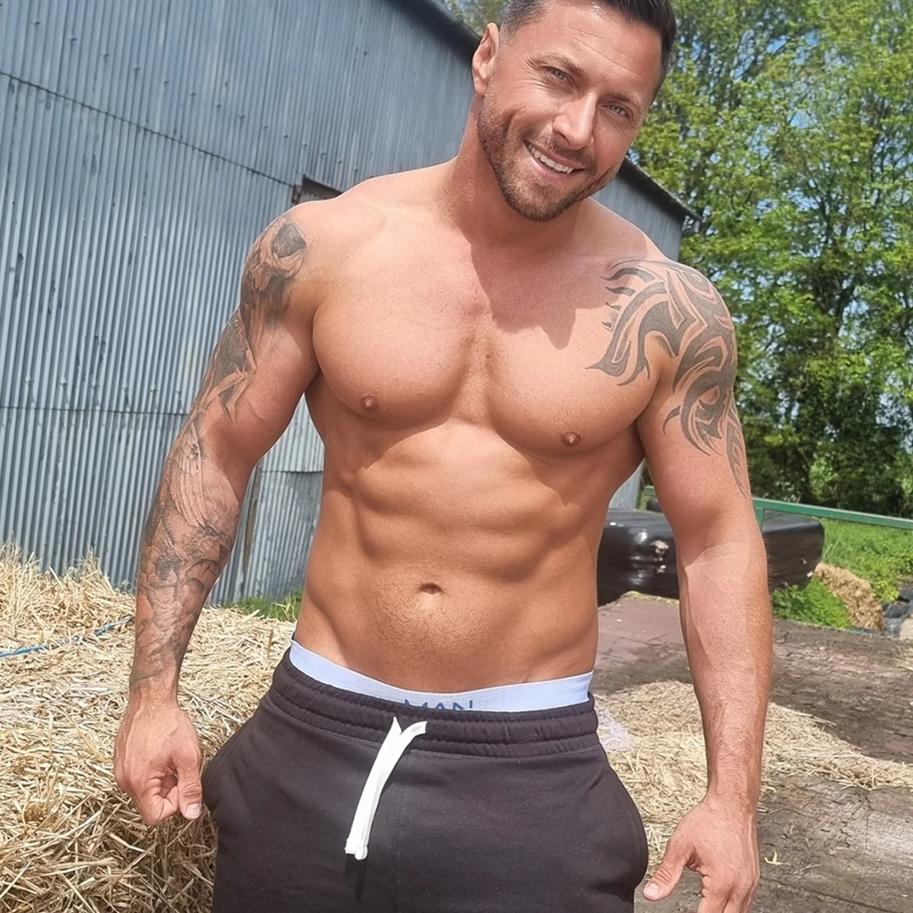 Karl James 🎁 FREE page - OnlyFans model