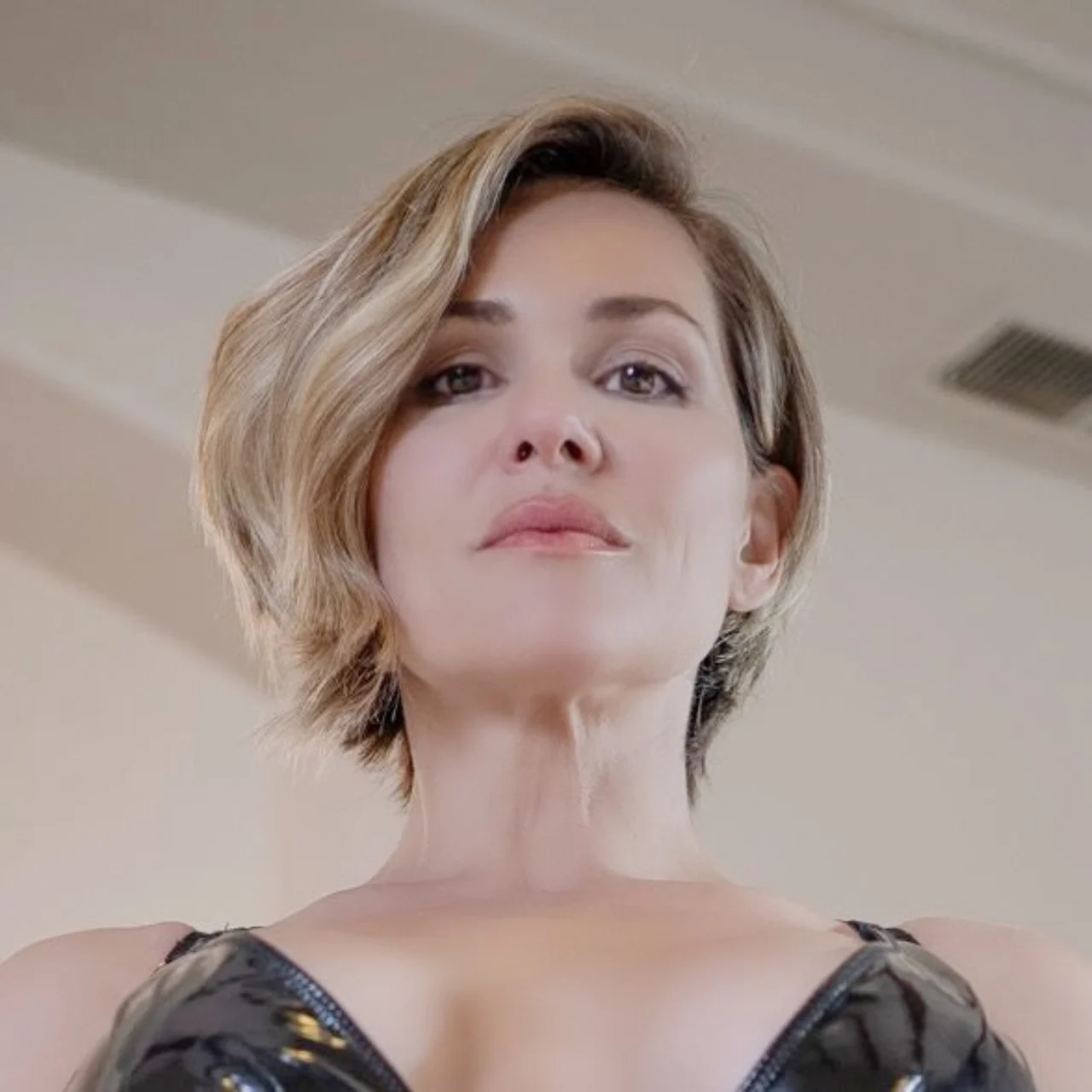 Kelly Dundee - OnlyFans model