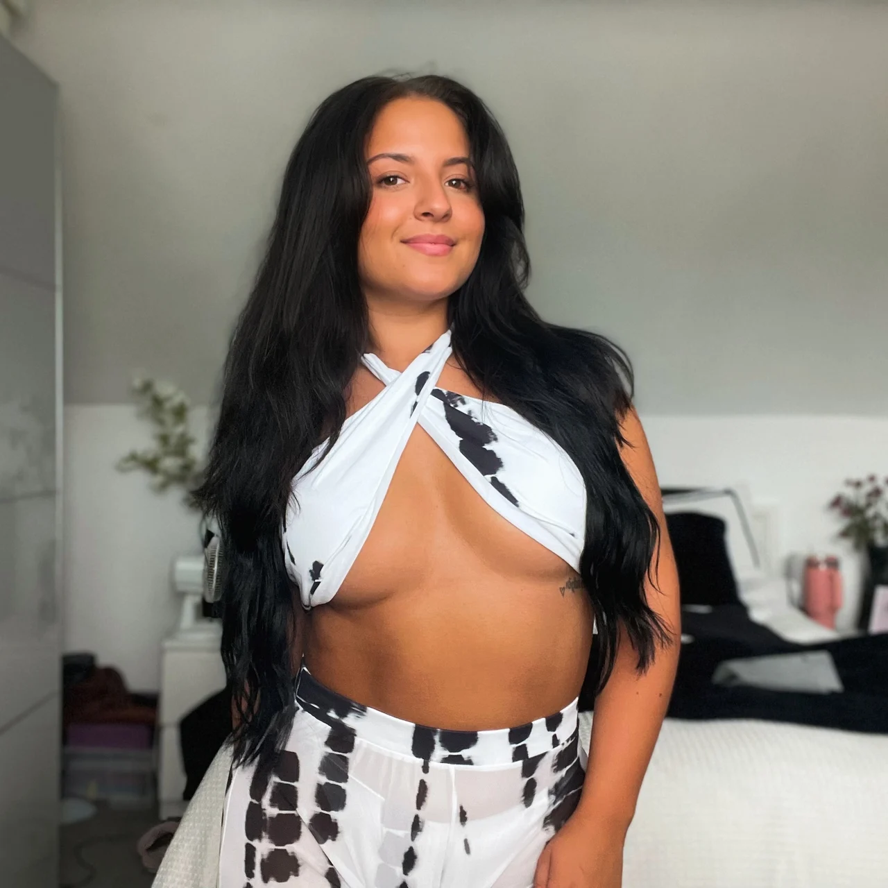 Kezi Warwick - OnlyFans model