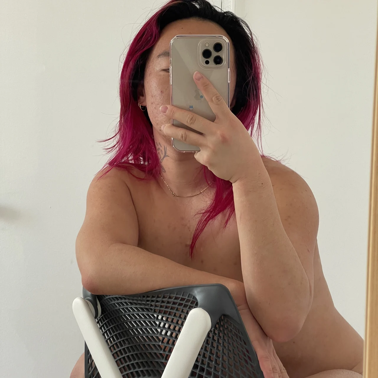 Kiki “Big Clit 💄” Wang - OnlyFans model