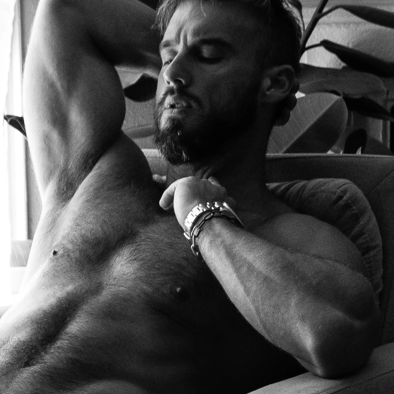 NEGOTIATE STR8 ๐ธ๐ค - OnlyFans model