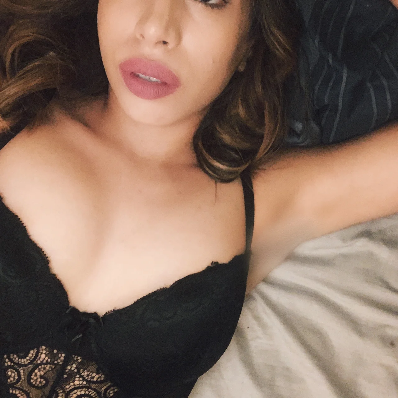 KinkyKorraVIP - OnlyFans model