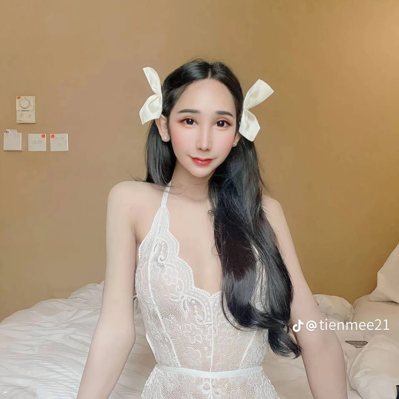 Kitty 21 - OnlyFans model