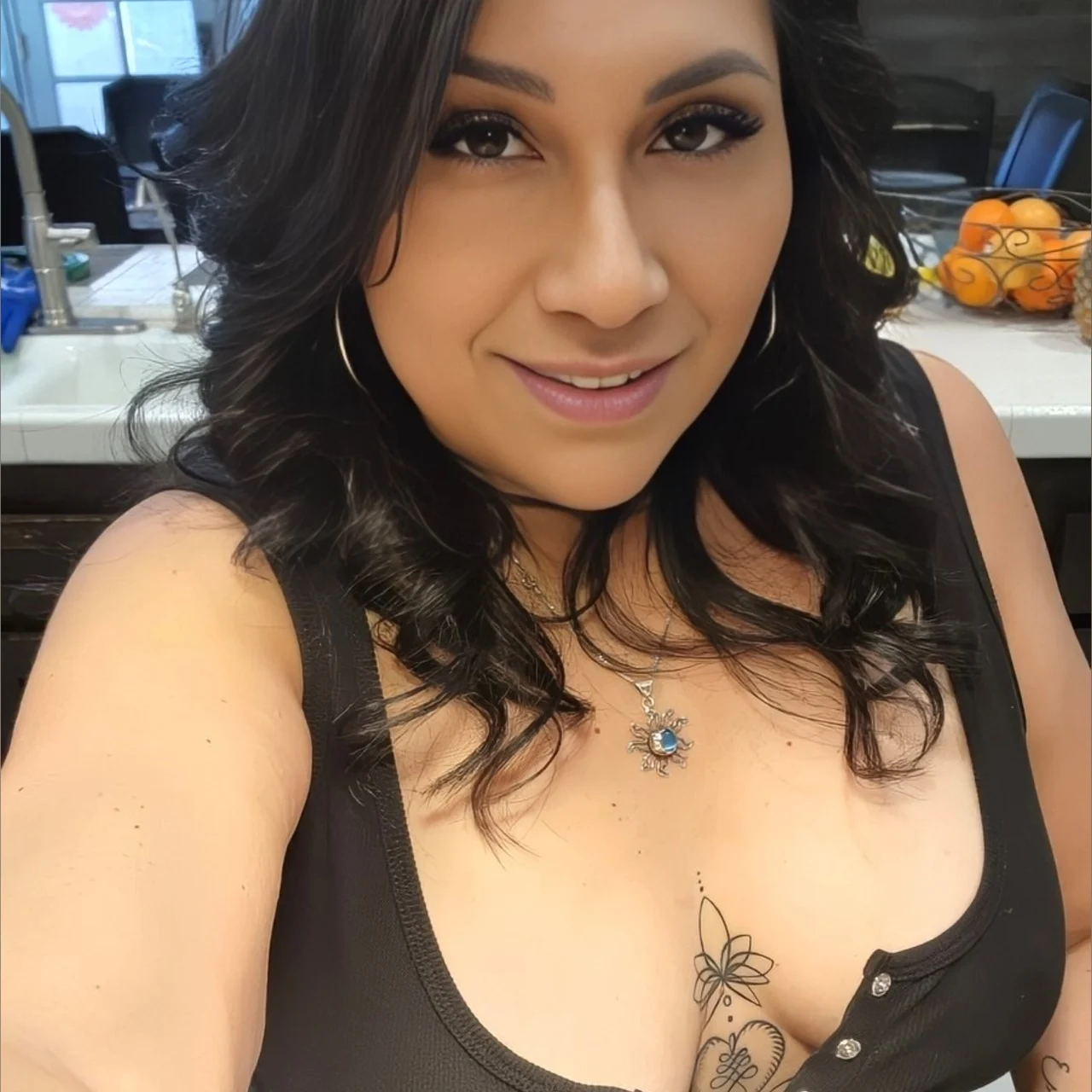 La Buenota - OnlyFans model