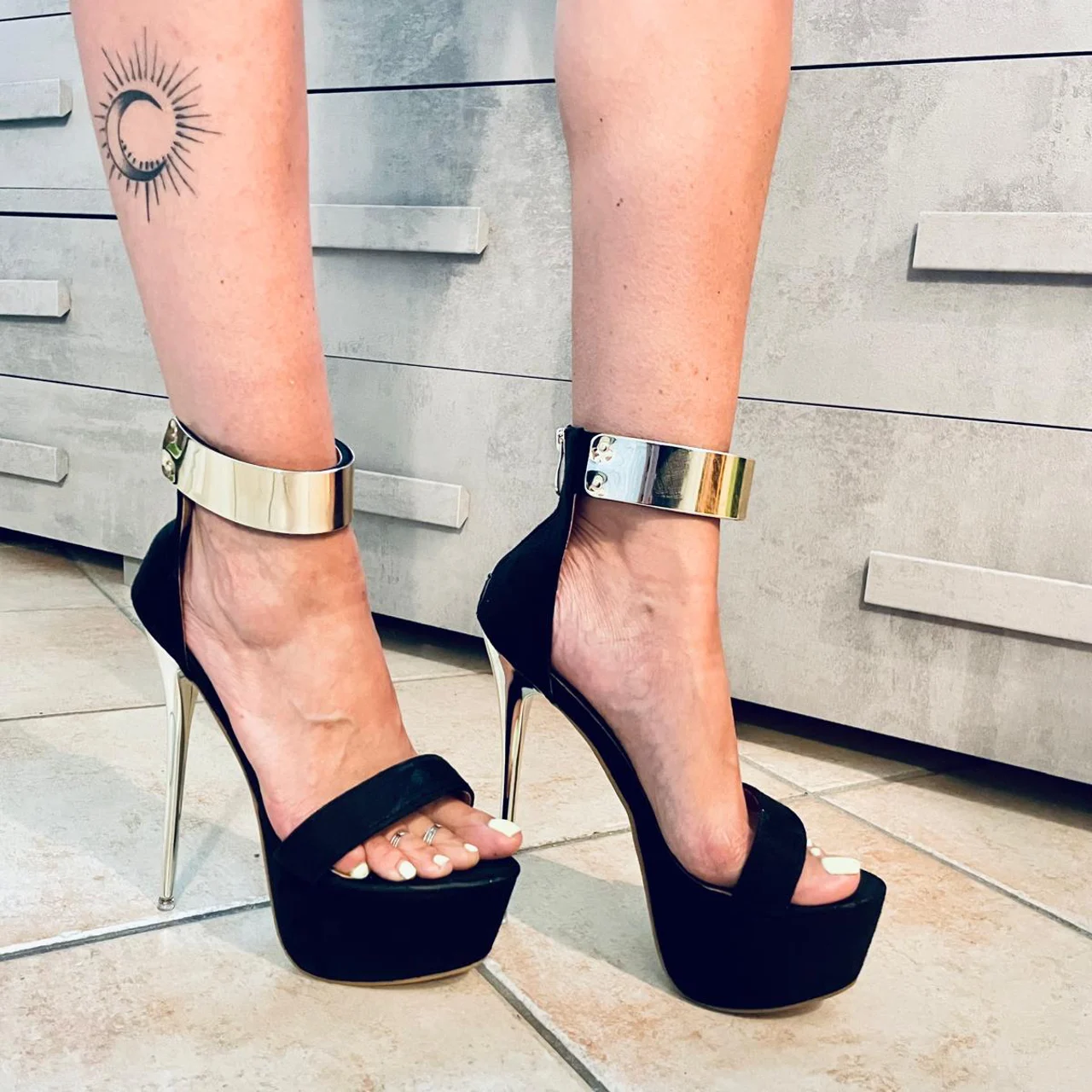 👠LadYFeeT 👠 FREE - OnlyFans model