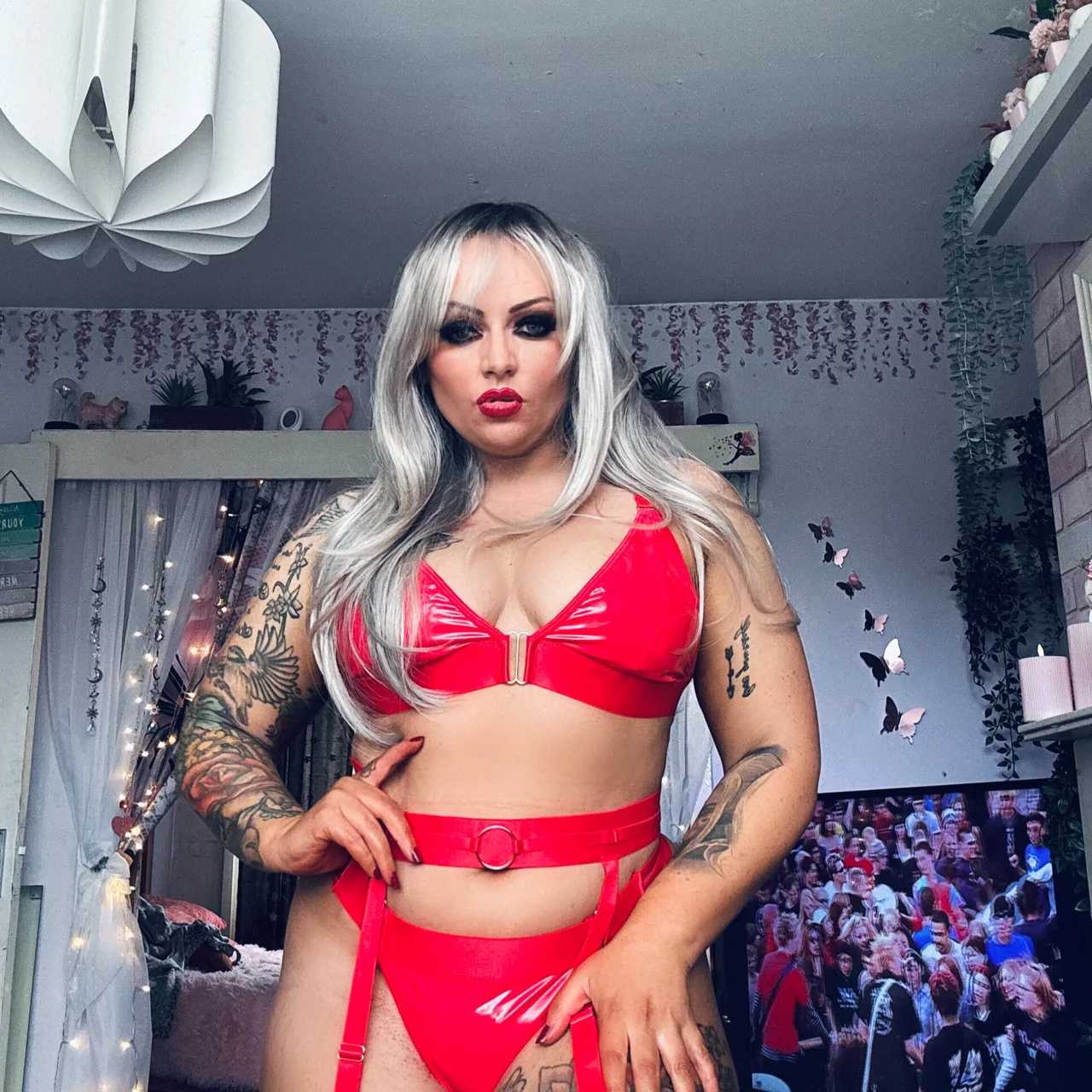 Lana Austin - OnlyFans model