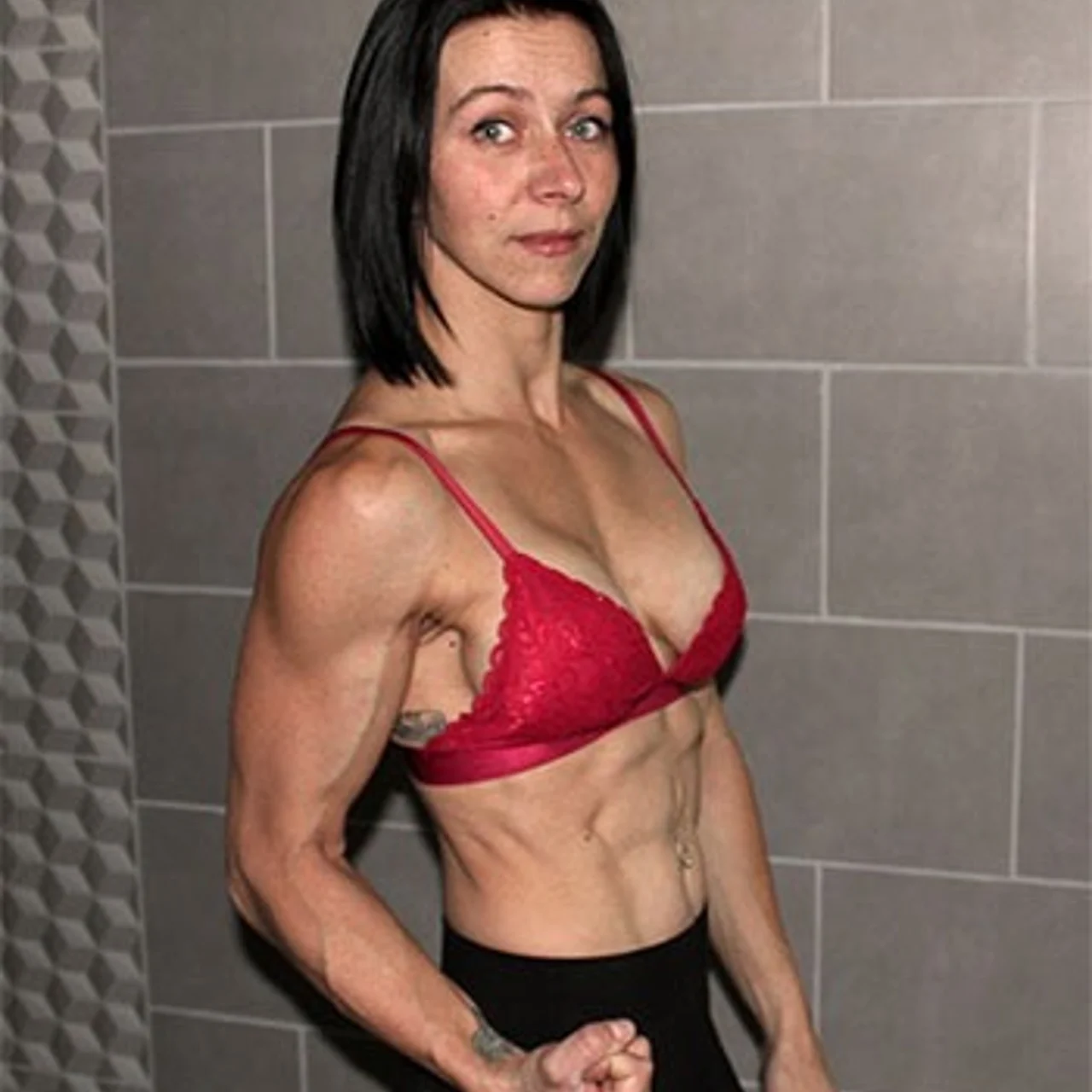 Lara Poussin - OnlyFans model