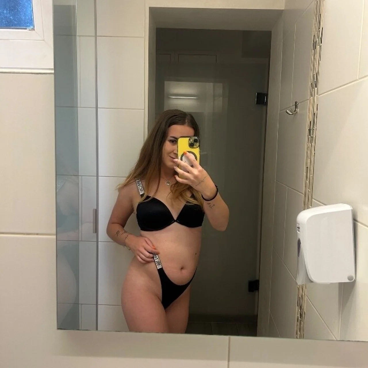 Lara Tovornik - OnlyFans model