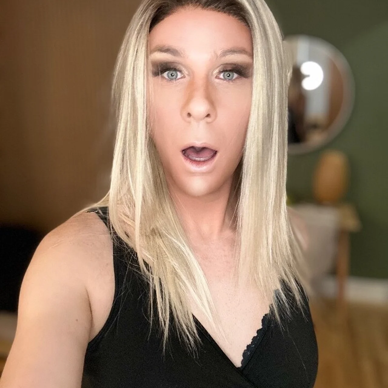 Lexi Love - OnlyFans model