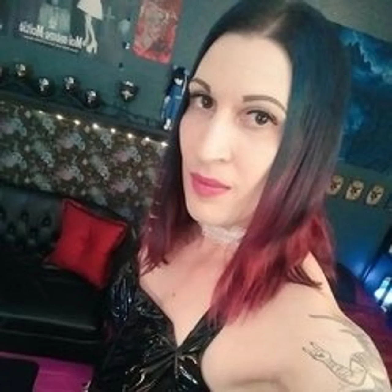 Lilith Lavey - OnlyFans model