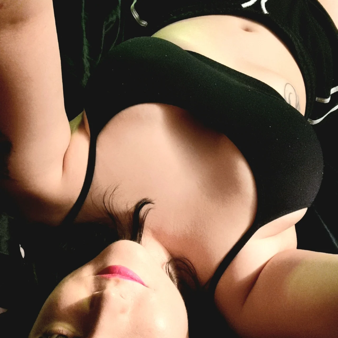 Lilith Lowe - OnlyFans model