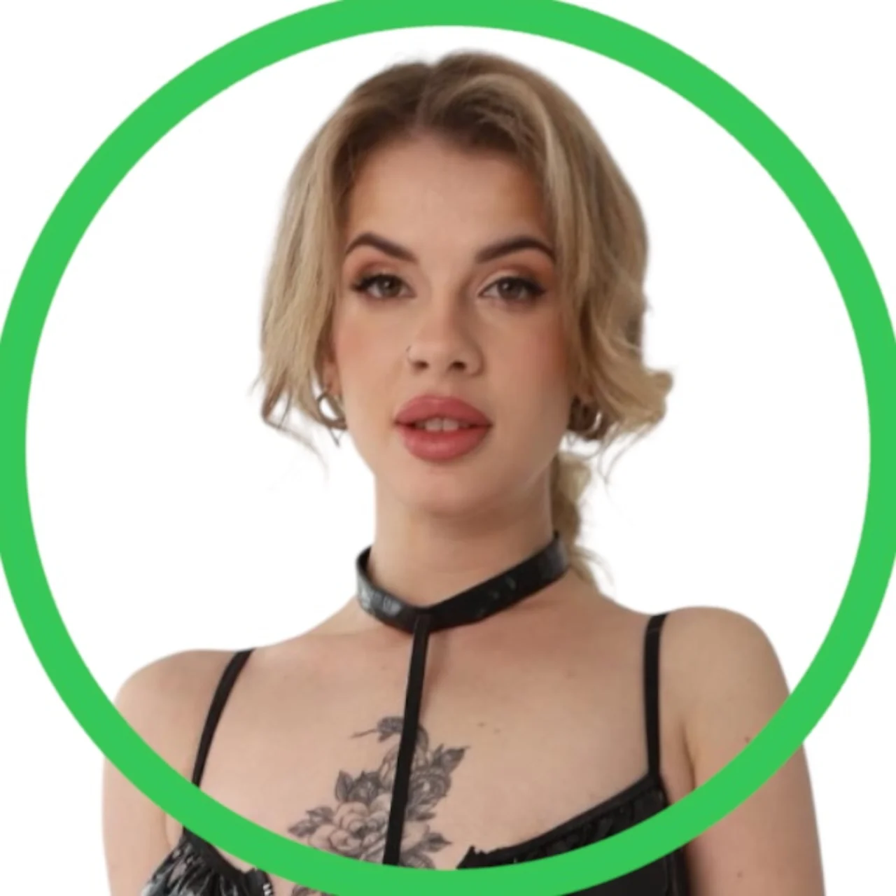 Lily ๐ฝ Hale - OnlyFans model