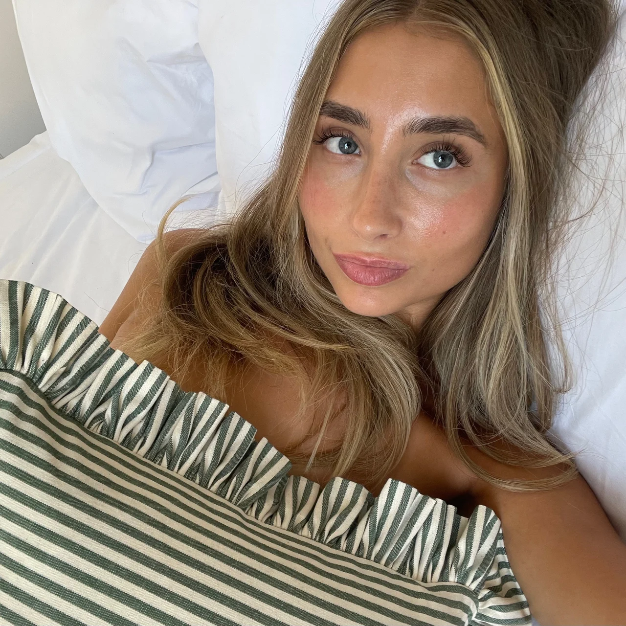 Lily Phillips - OnlyFans model