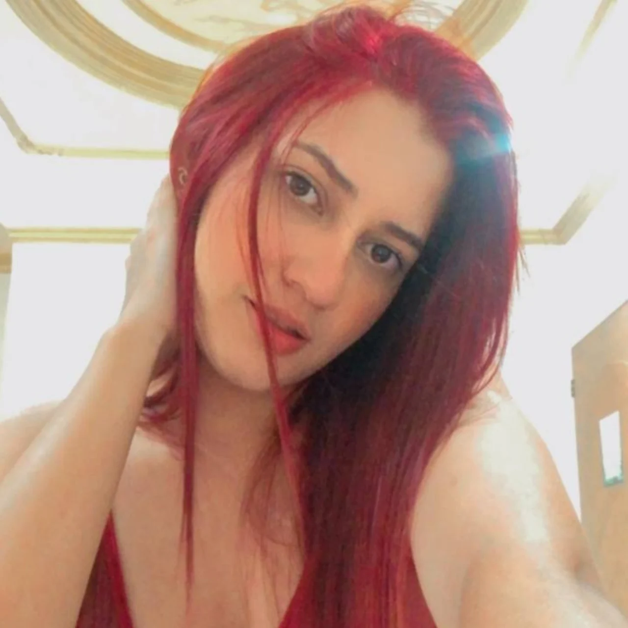 𝐆𝐑𝐄𝐈𝐃𝐘𝐒 😍😈 - OnlyFans model