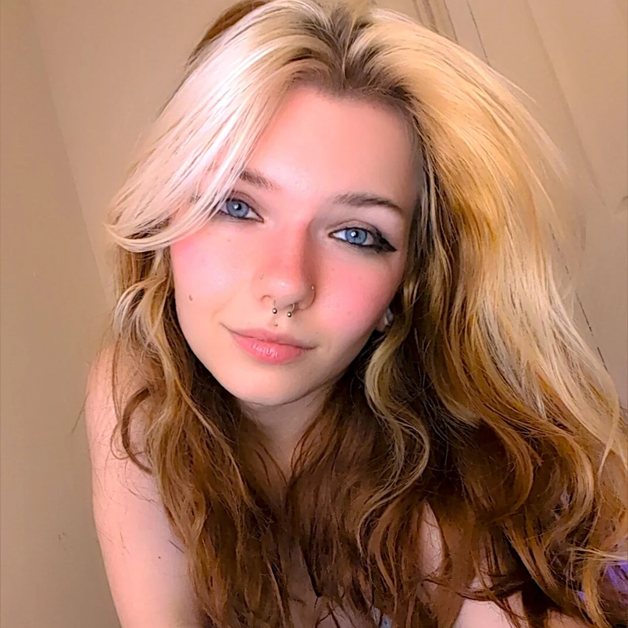 Lizzy Lovesick💕🐰 - OnlyFans model