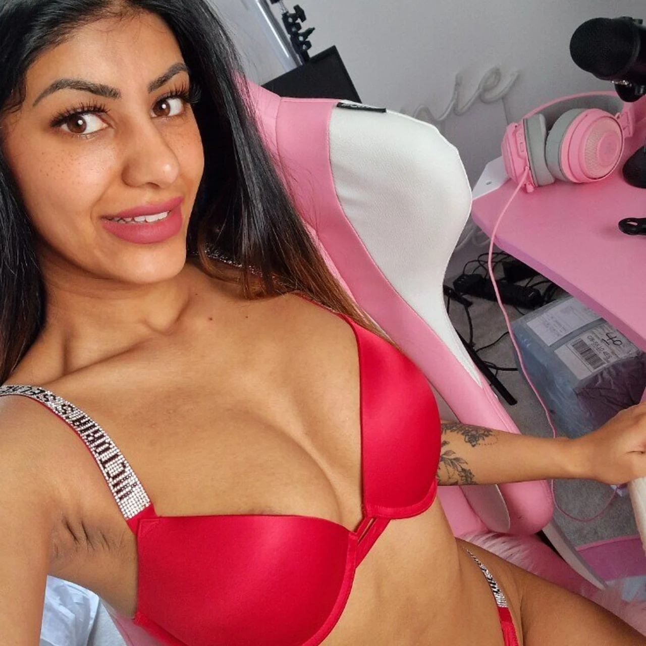 𝐋𝐎𝐋𝐀 𝐑𝐎𝐒𝐄 🎃 🎃 🎃 - OnlyFans model