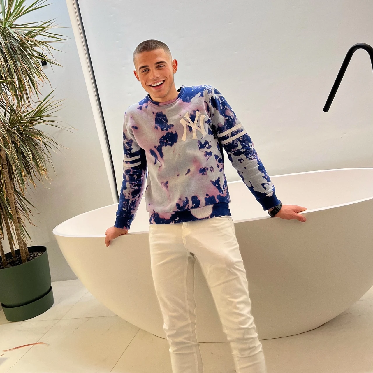 Louis HUGE 🍆 - OnlyFans model