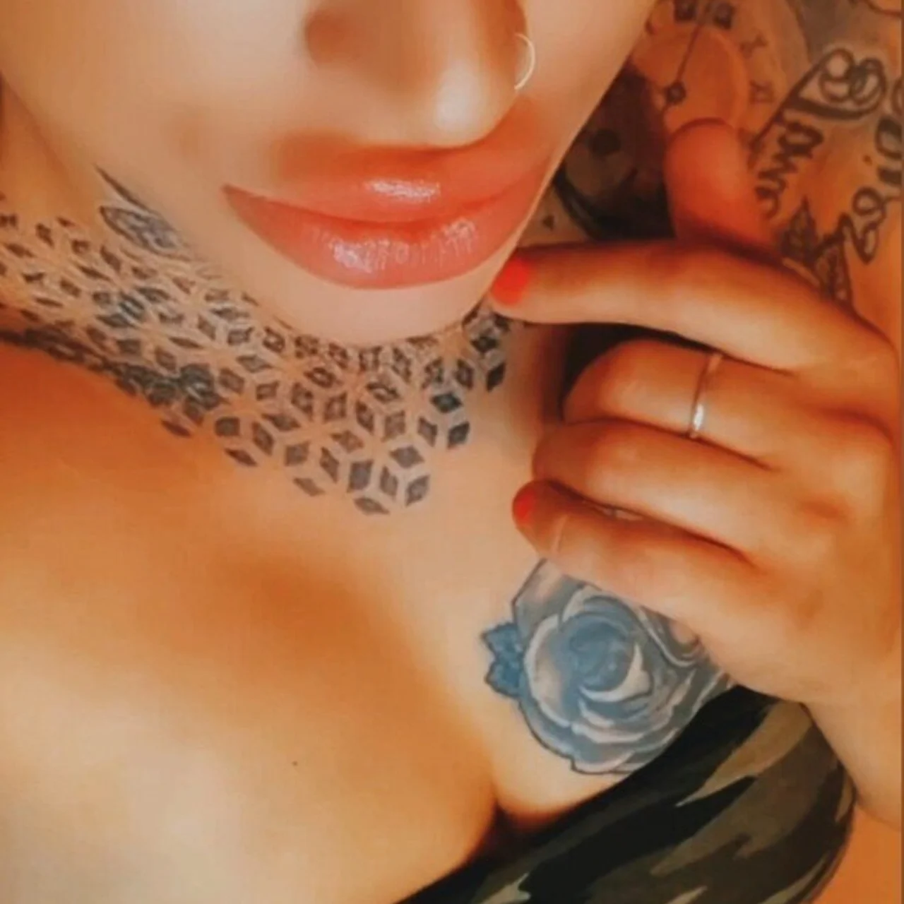 Louise_Ebony - OnlyFans model