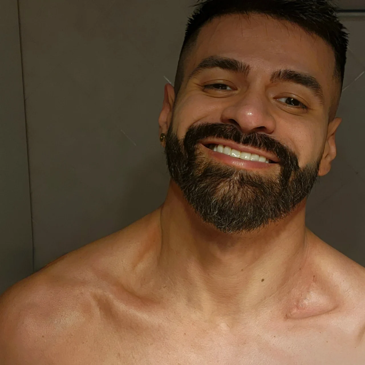 𝐋𝐔𝐂𝐂𝐈𝐎 - OnlyFans model