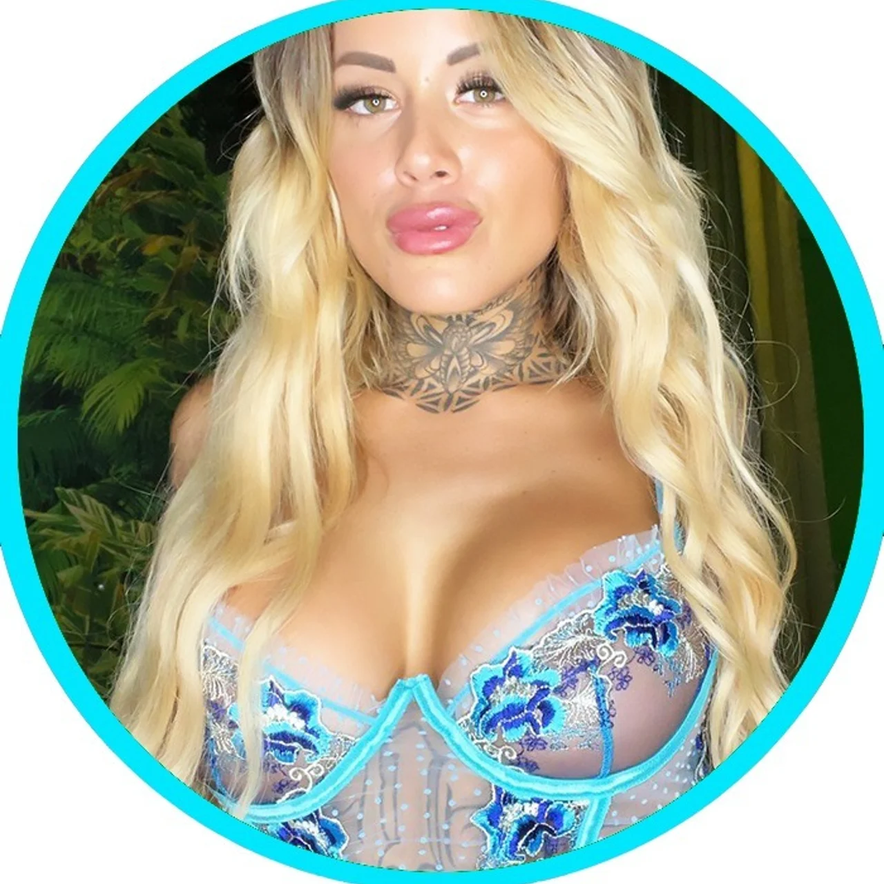 Lucy - OnlyFans model