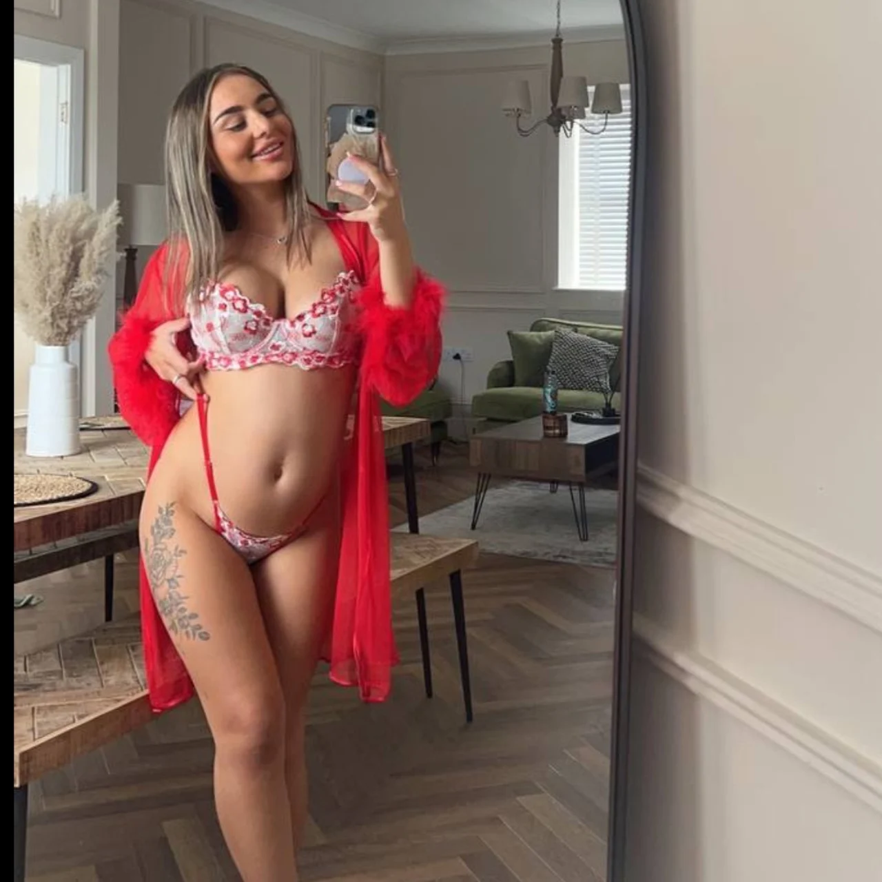 Luna 💕𝒷𝑒𝓈𝓉 𝒥𝒪𝐼 💦 - OnlyFans model