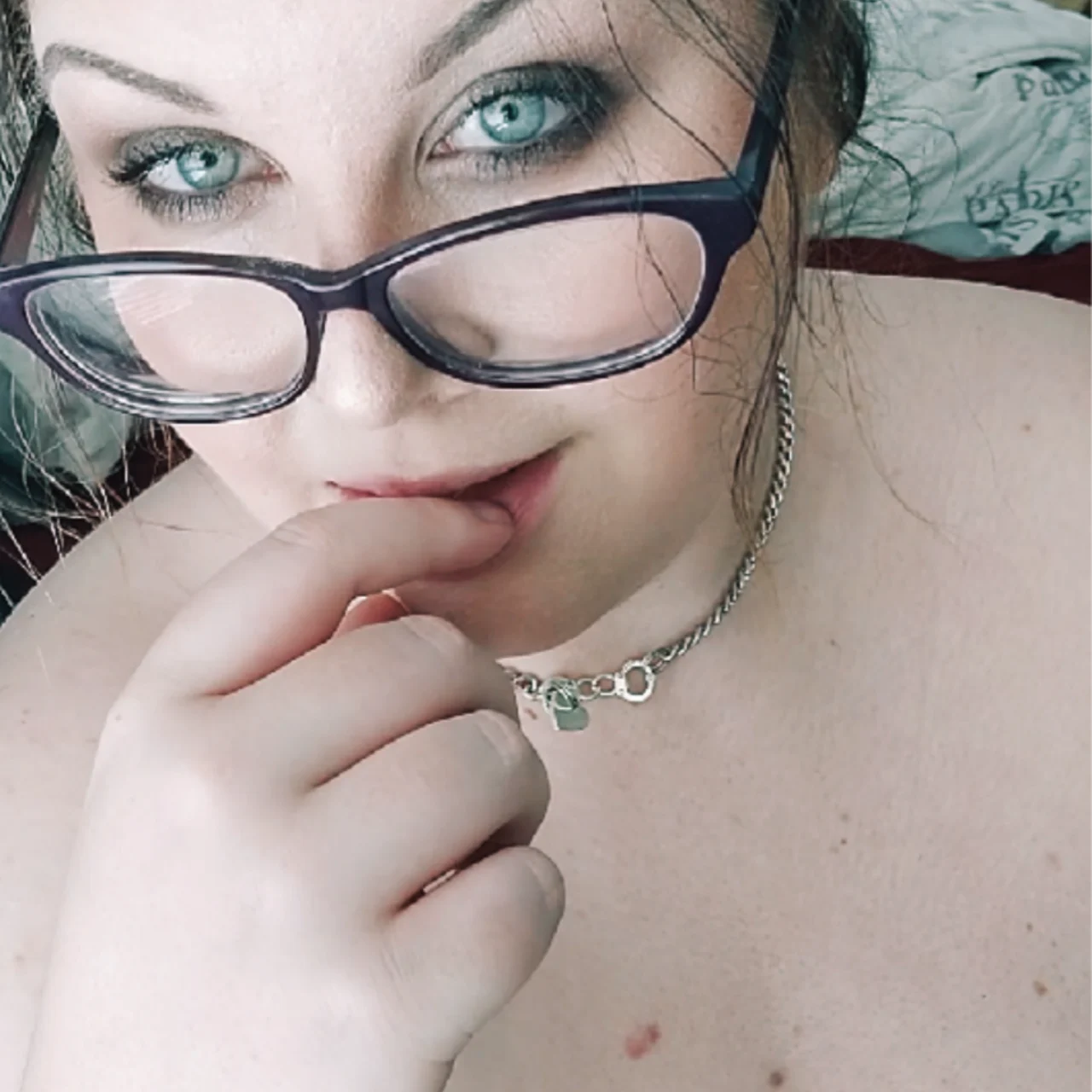 LonelyPolyGirlFREE - OnlyFans model