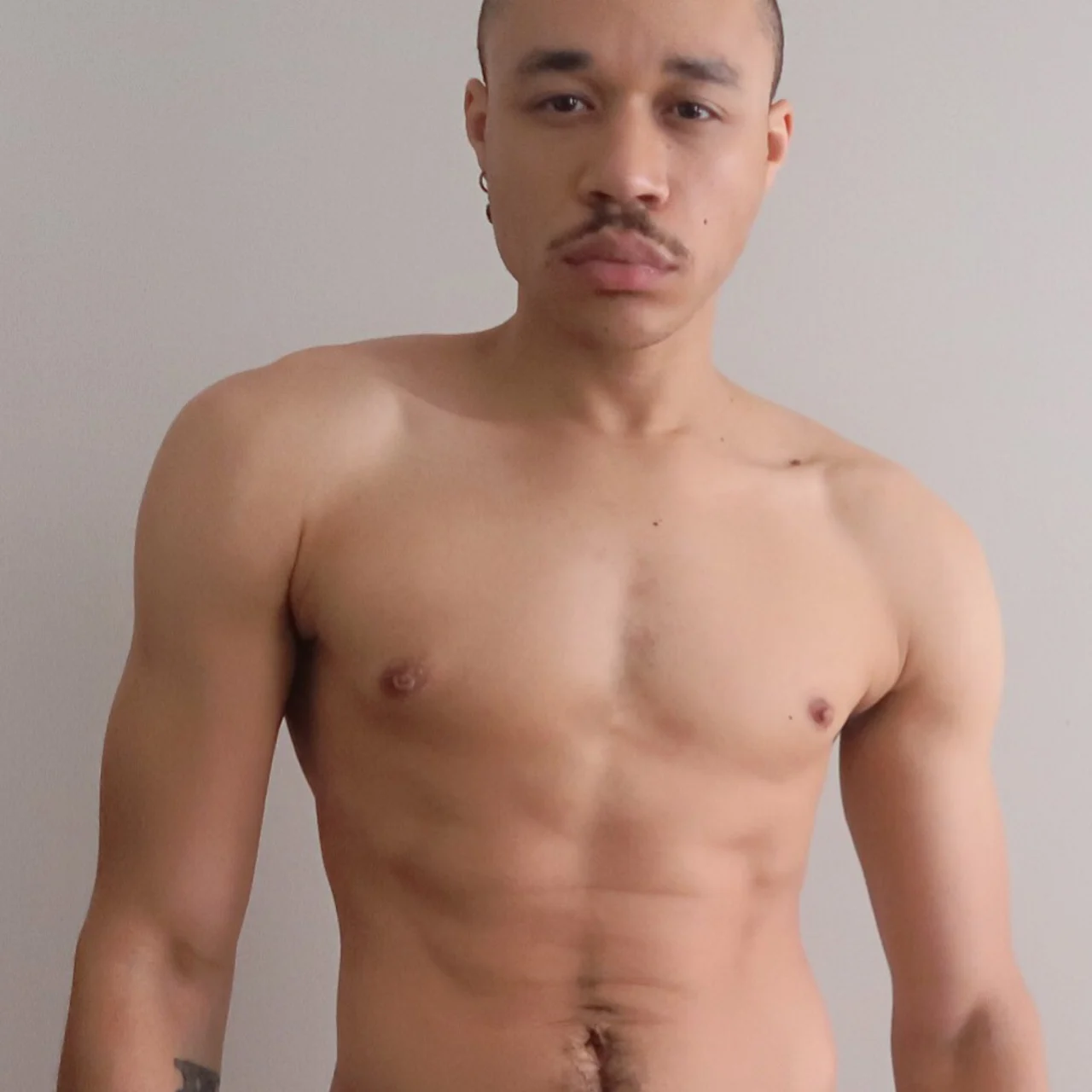 Magnum9x6 - OnlyFans model