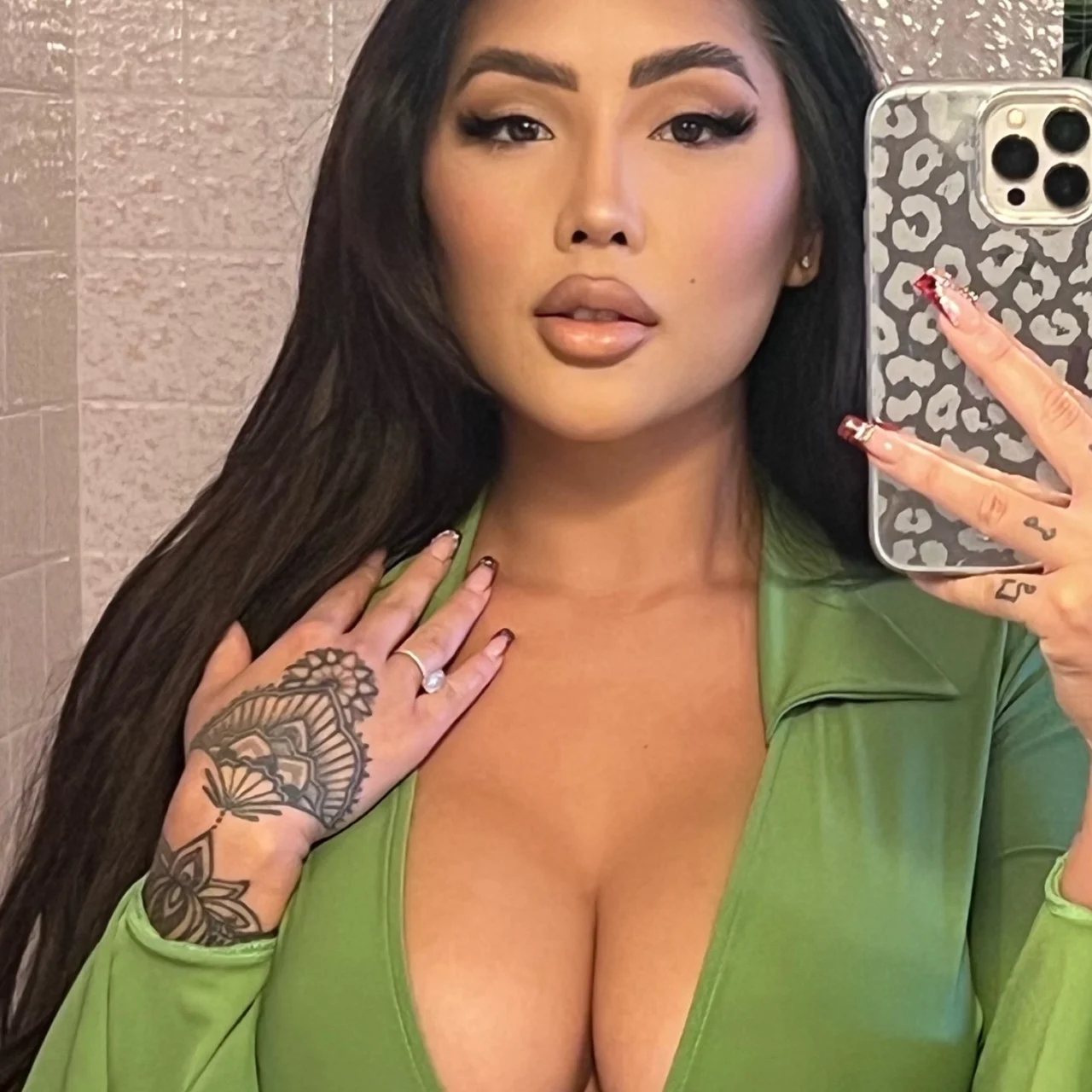 Marie Madorรฉ - OnlyFans model