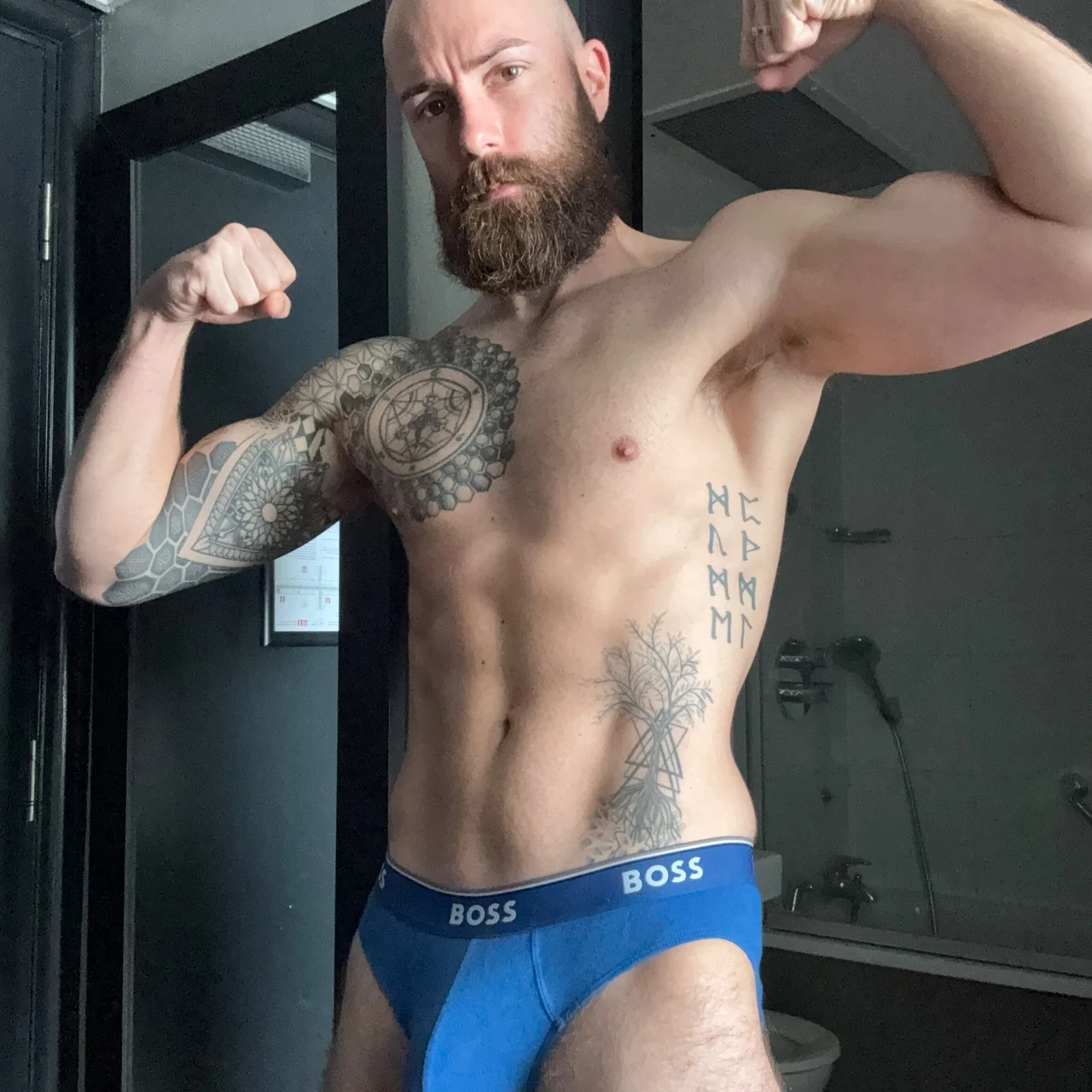MasterDomUK🇬🇧 - OnlyFans model