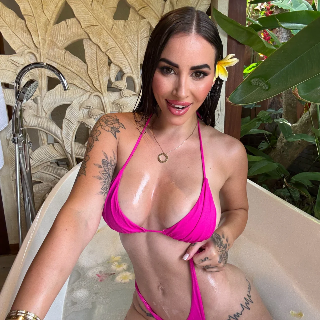 𝐌𝐀𝐘 𝐒𝐖𝐄𝐄𝐓𝐒𝐇𝐎𝐓 🩷 - OnlyFans model