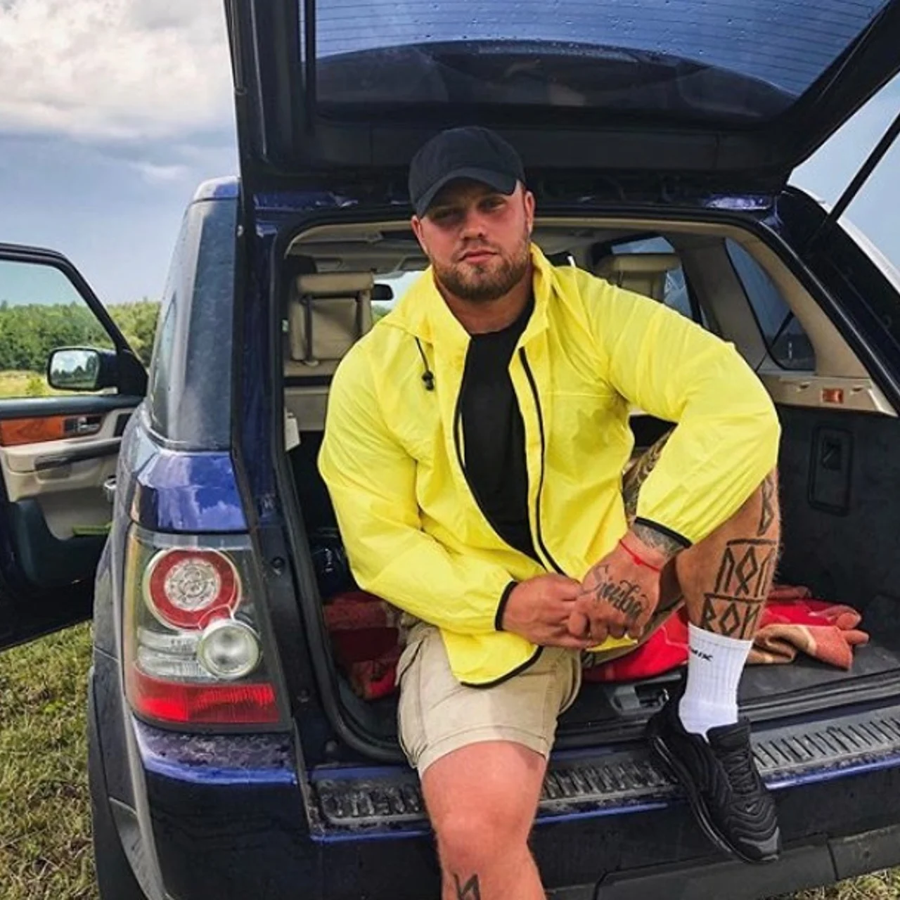 Chubby Tattooed Daddy 👑 - OnlyFans model