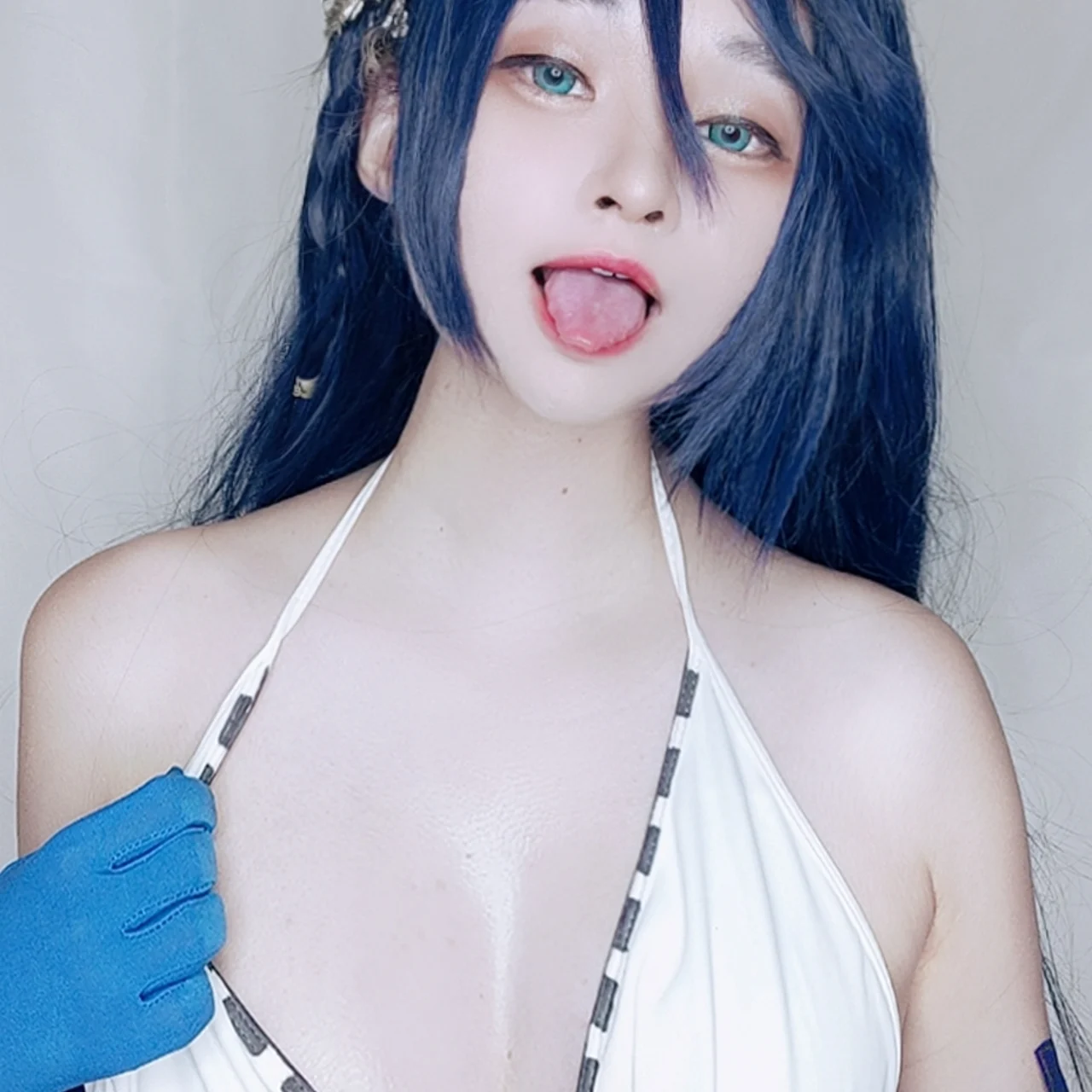 Meenfox - OnlyFans model