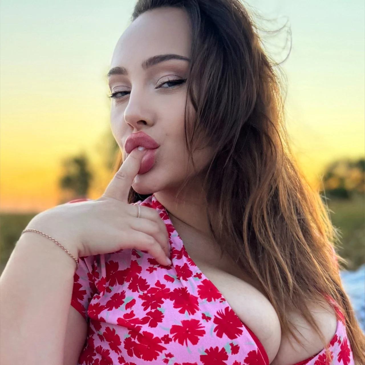 Mia Love - OnlyFans model