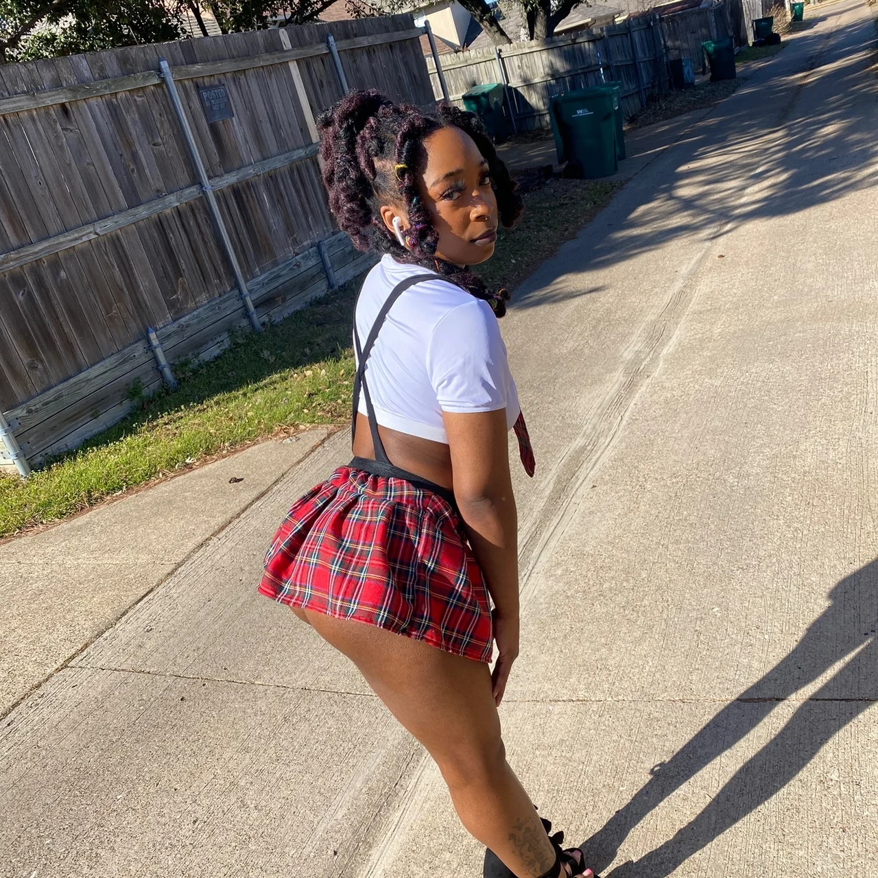 MidgetNastyAss - OnlyFans model