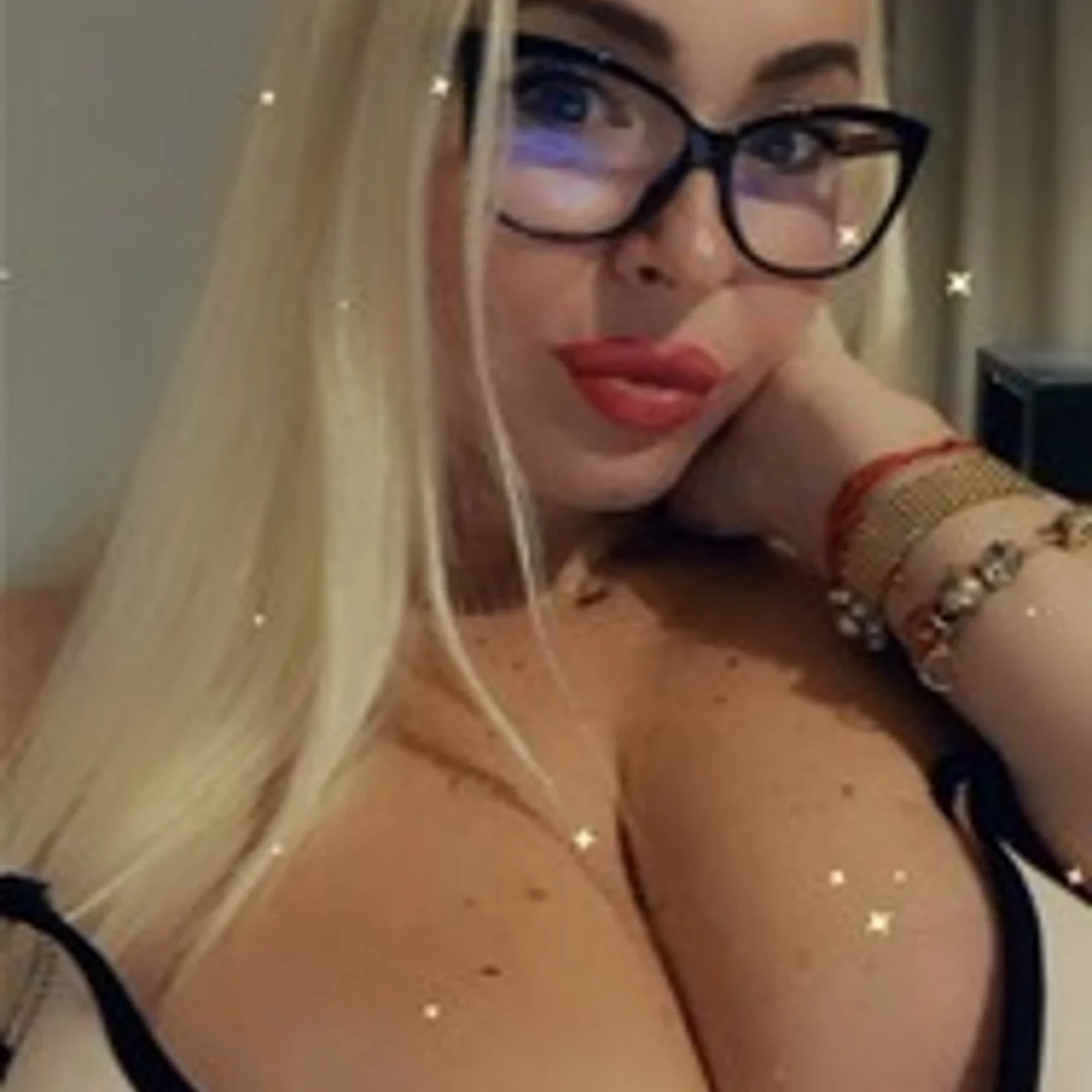 Mikagray - OnlyFans model