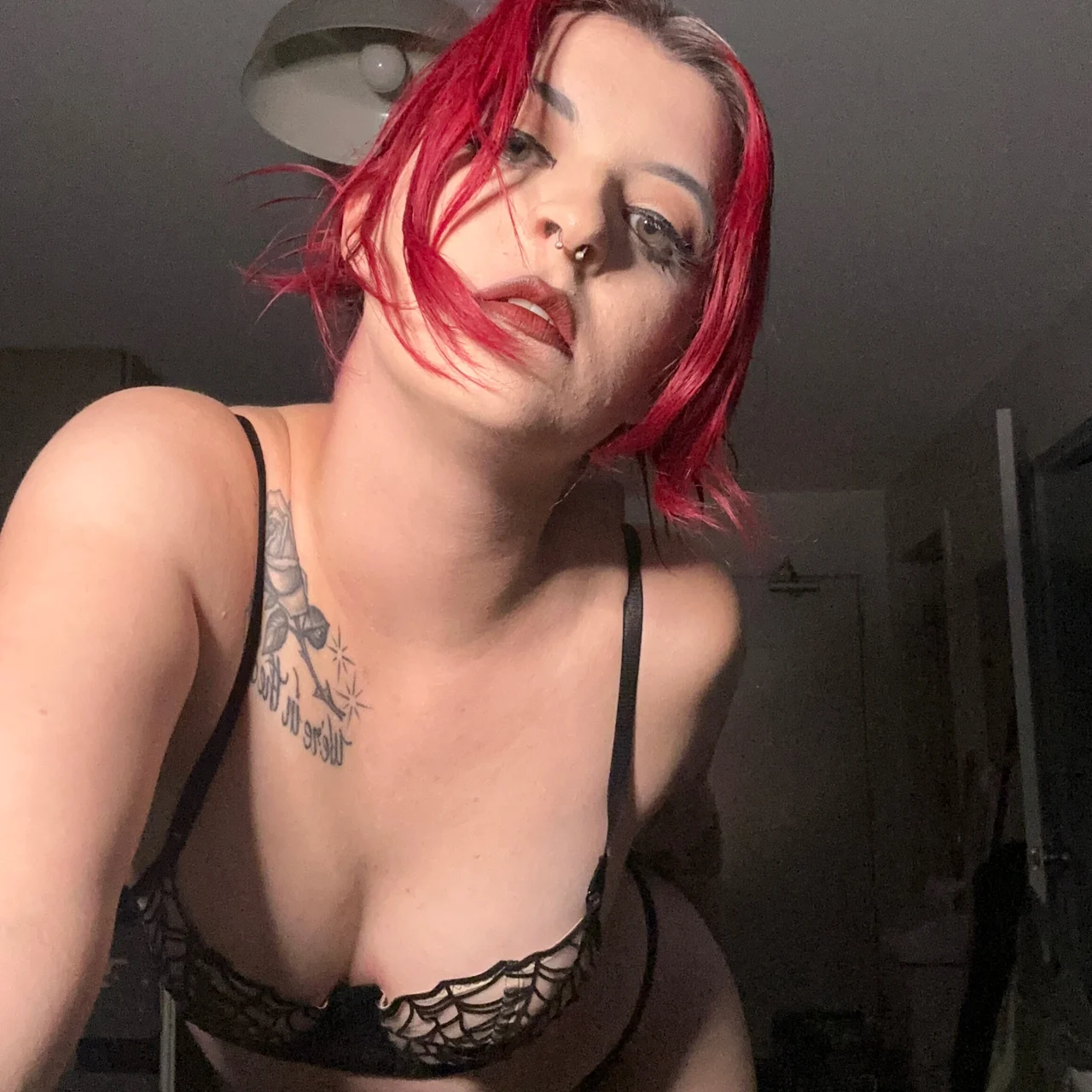 Mila Arnett - OnlyFans model