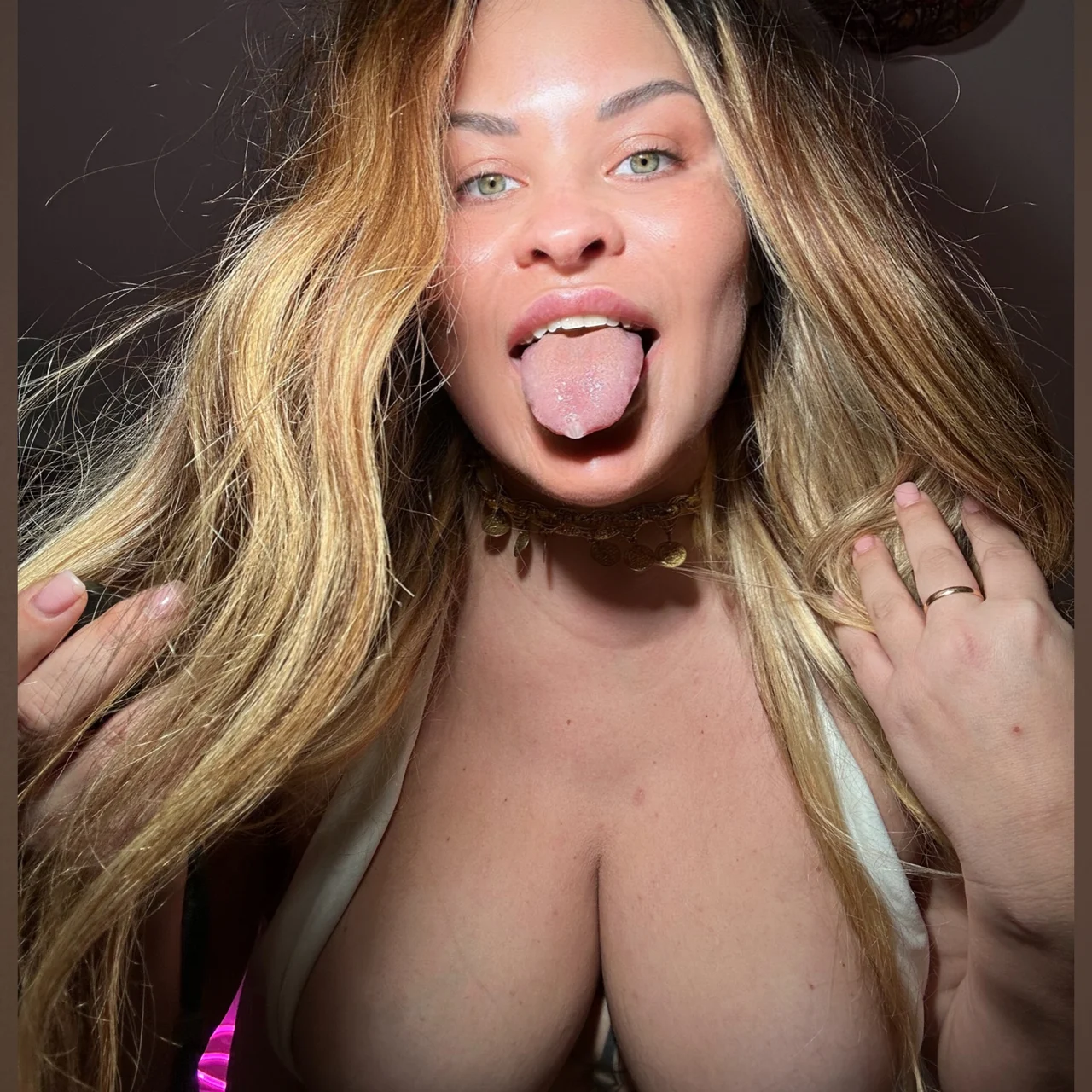 MISS ALICE ๐
- OnlyFans model