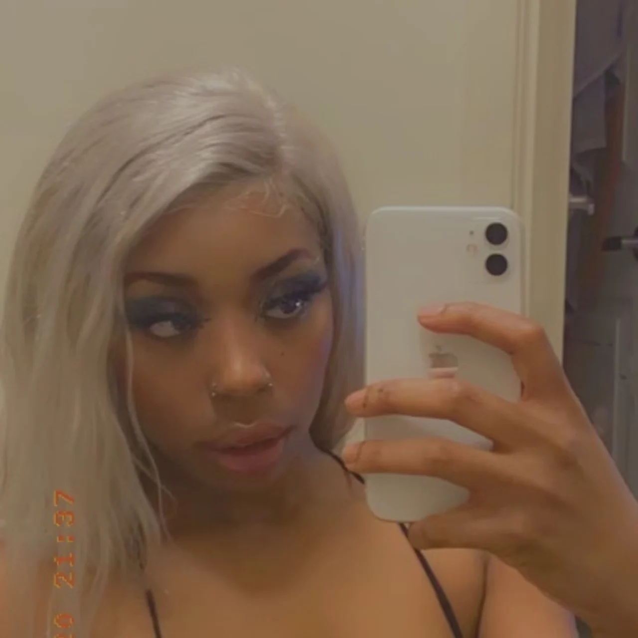 __MOON.MILK__ - OnlyFans model