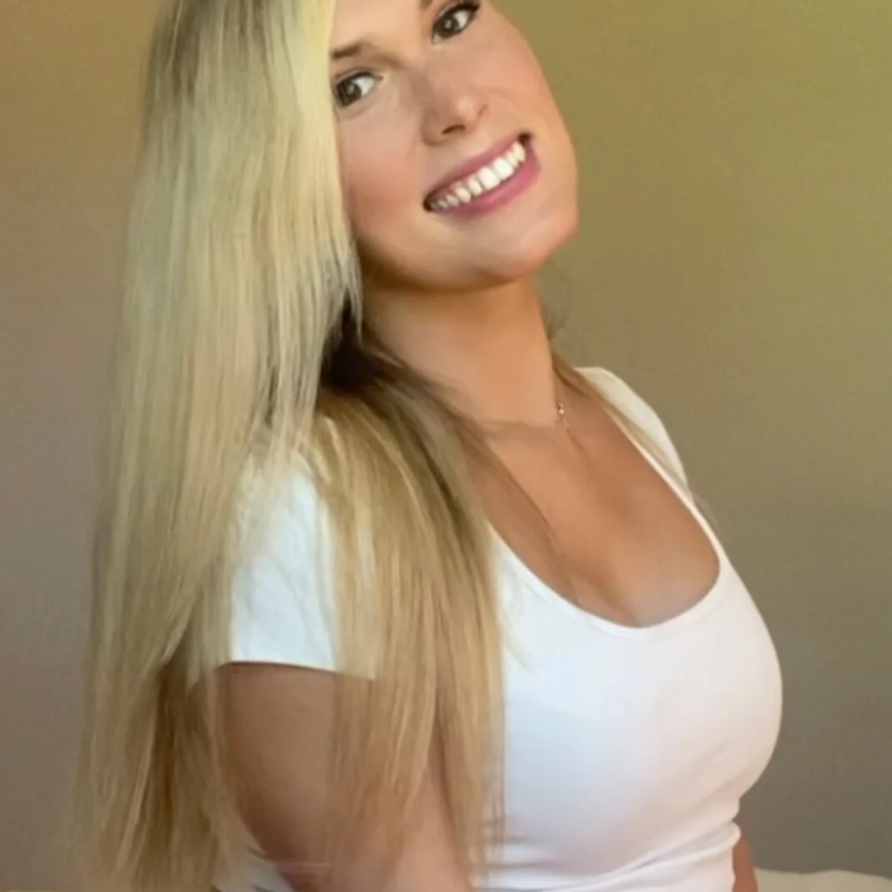 Ms. Ella Vatrap - OnlyFans model