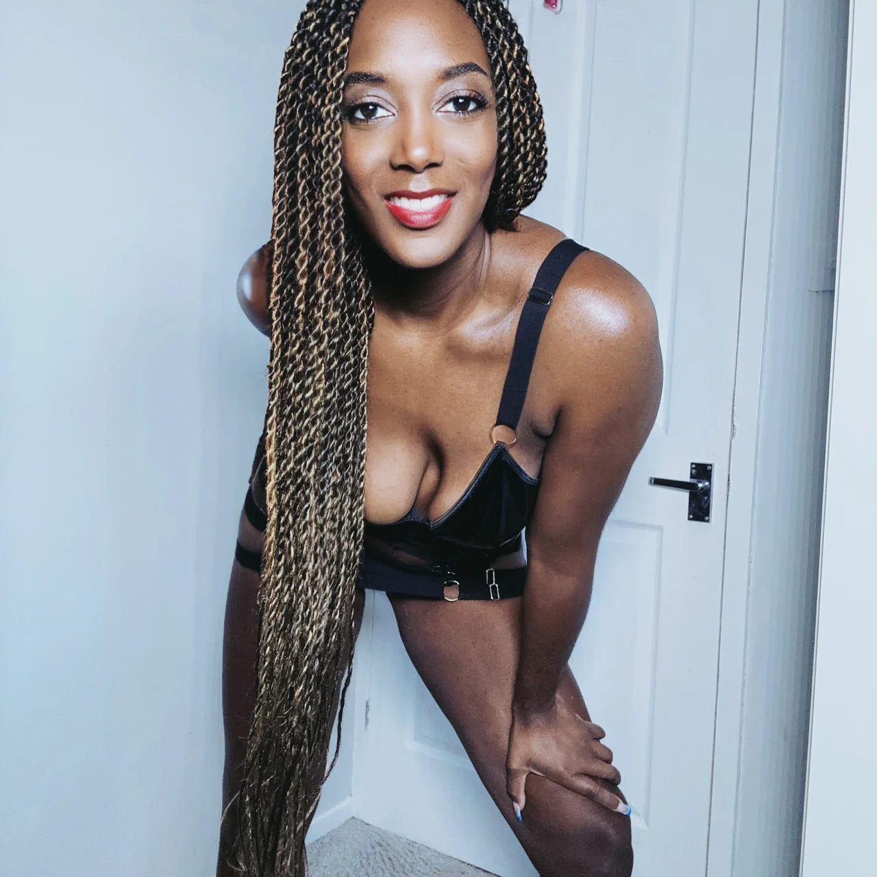 Mistress Lorraine Femdom Amazonian - OnlyFans model