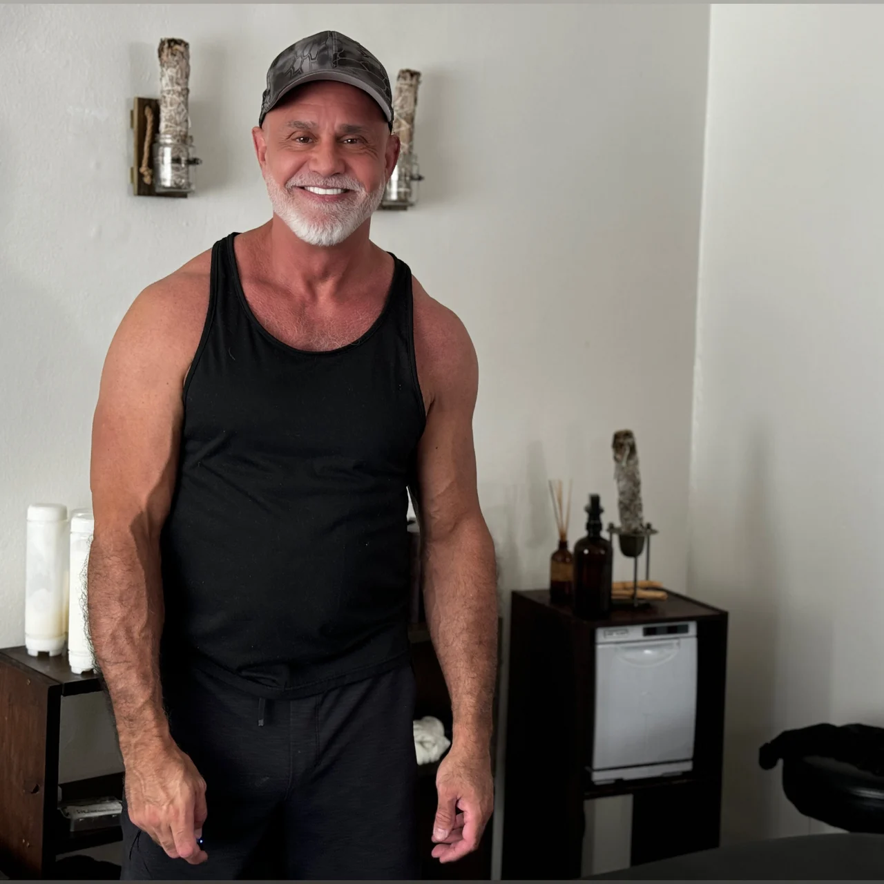 Muscle Daddy Masseur - OnlyFans model