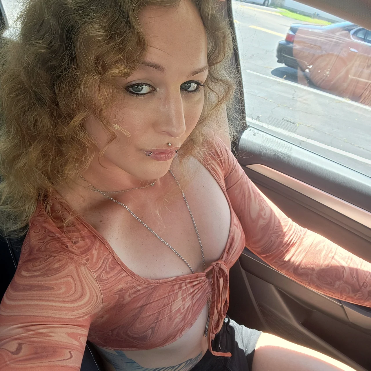 mystikfenix - OnlyFans model