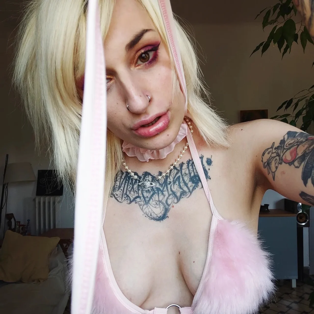 Nana kuroi - OnlyFans model