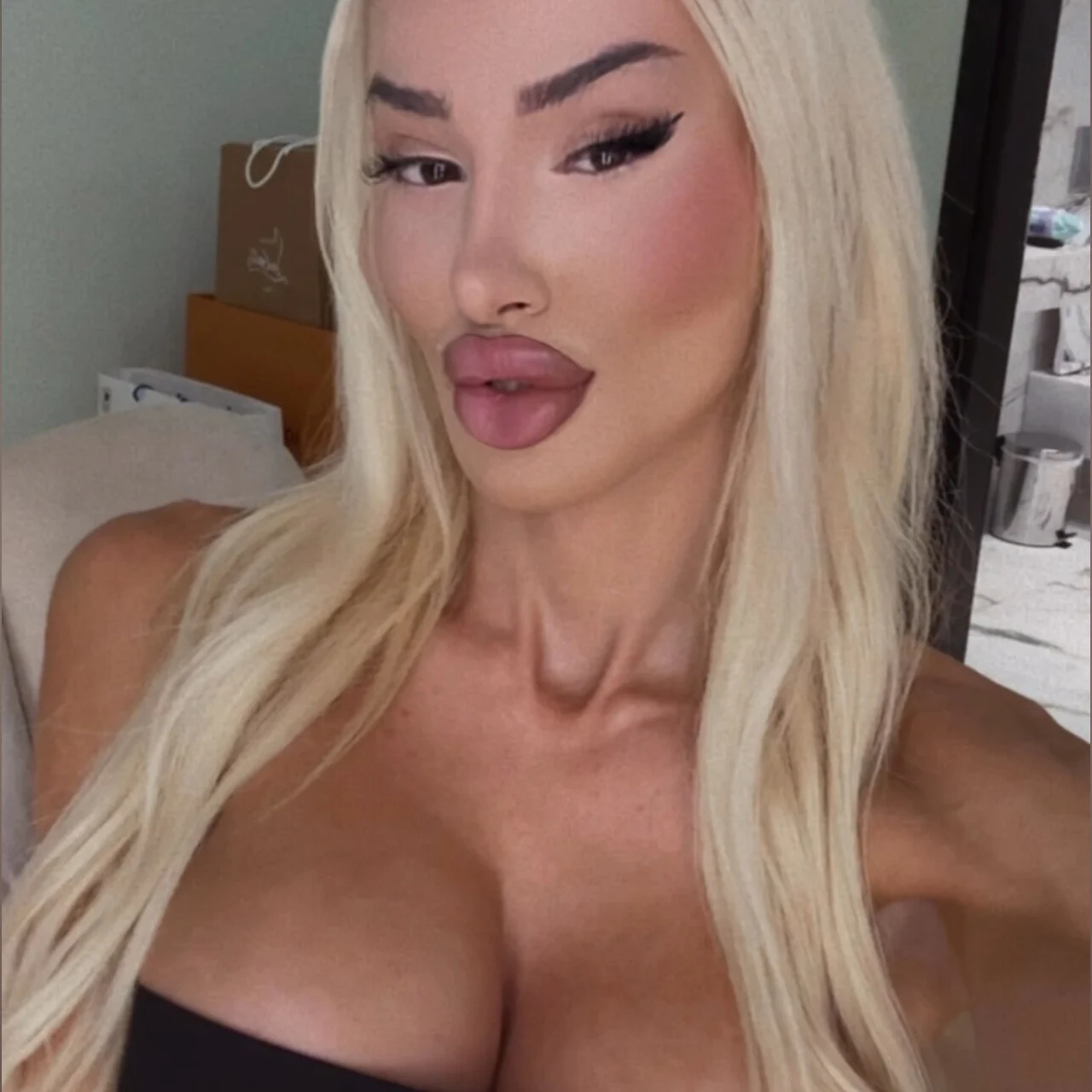 Nancy Gallos - OnlyFans model