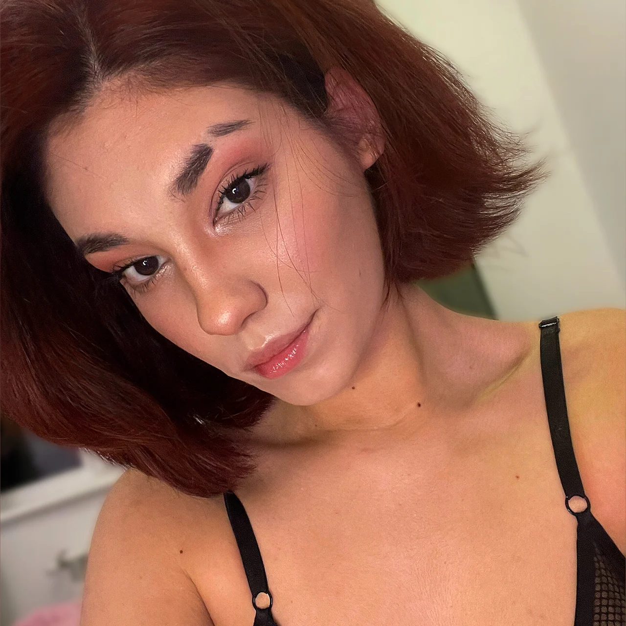 Naomi Sakura - OnlyFans model