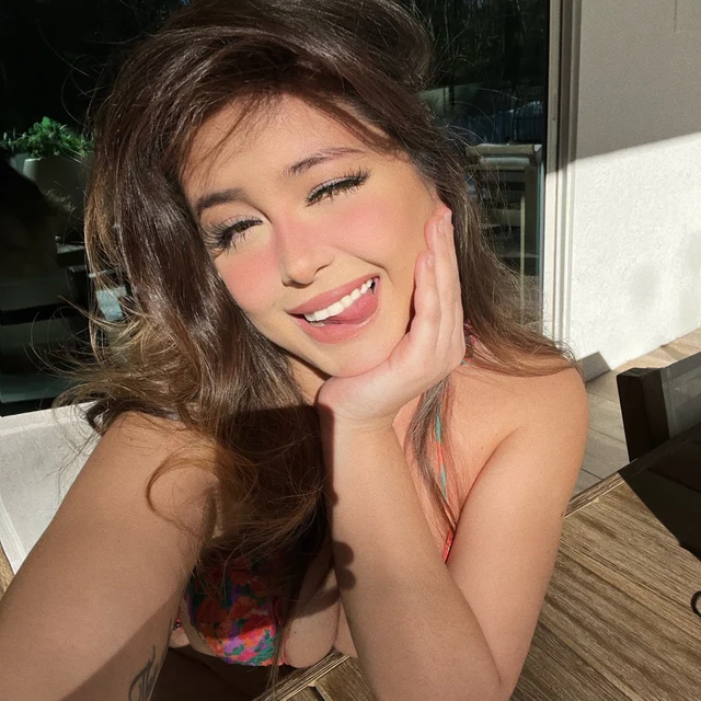 Natalie Monroe - OnlyFans profile picture