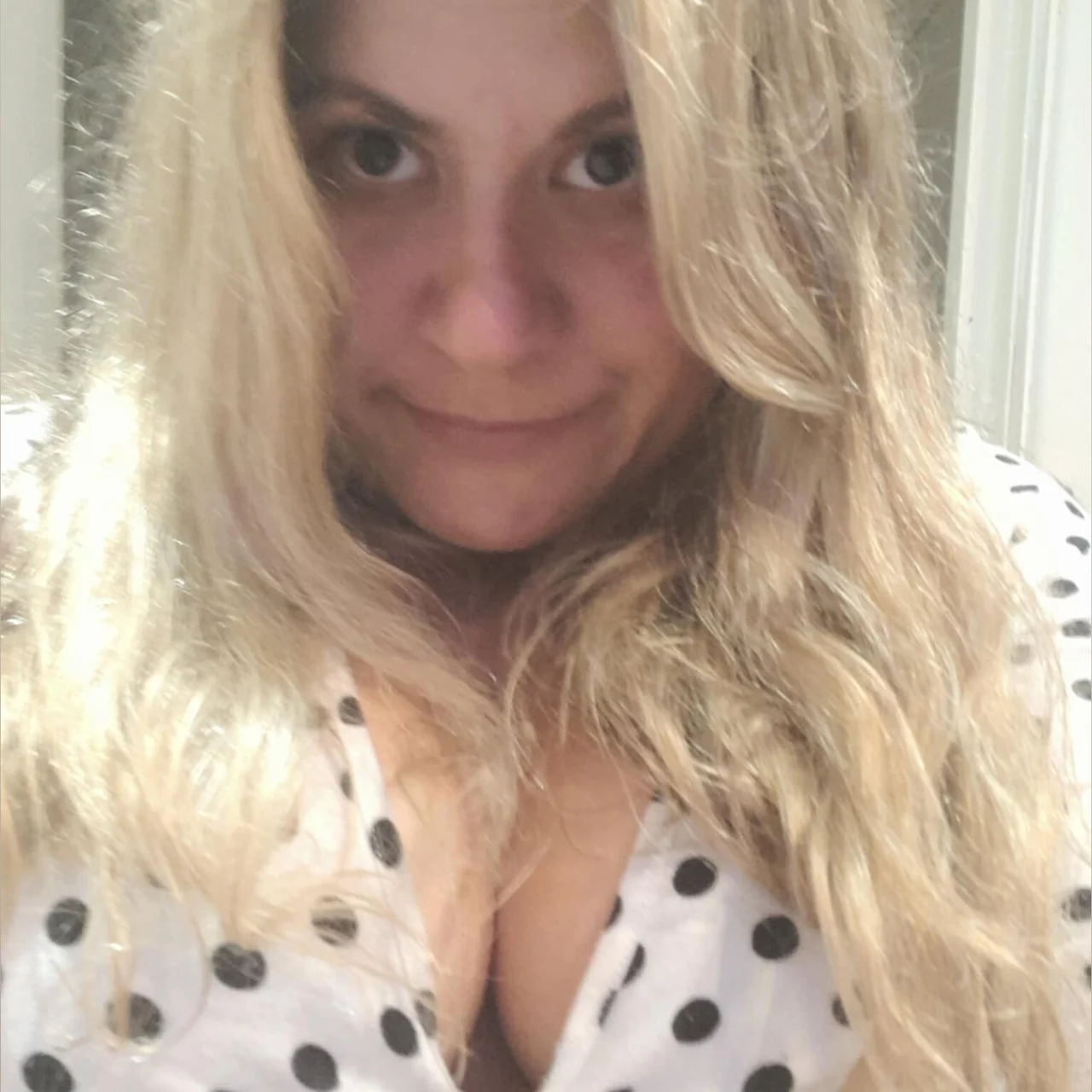 naughtysoph12321 - OnlyFans model