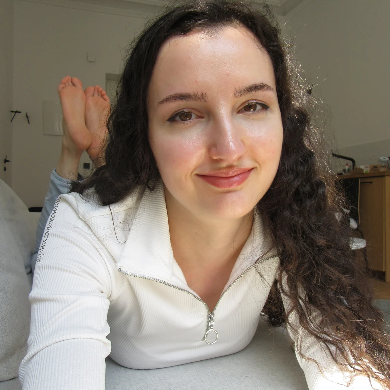 neolasoles - OnlyFans model