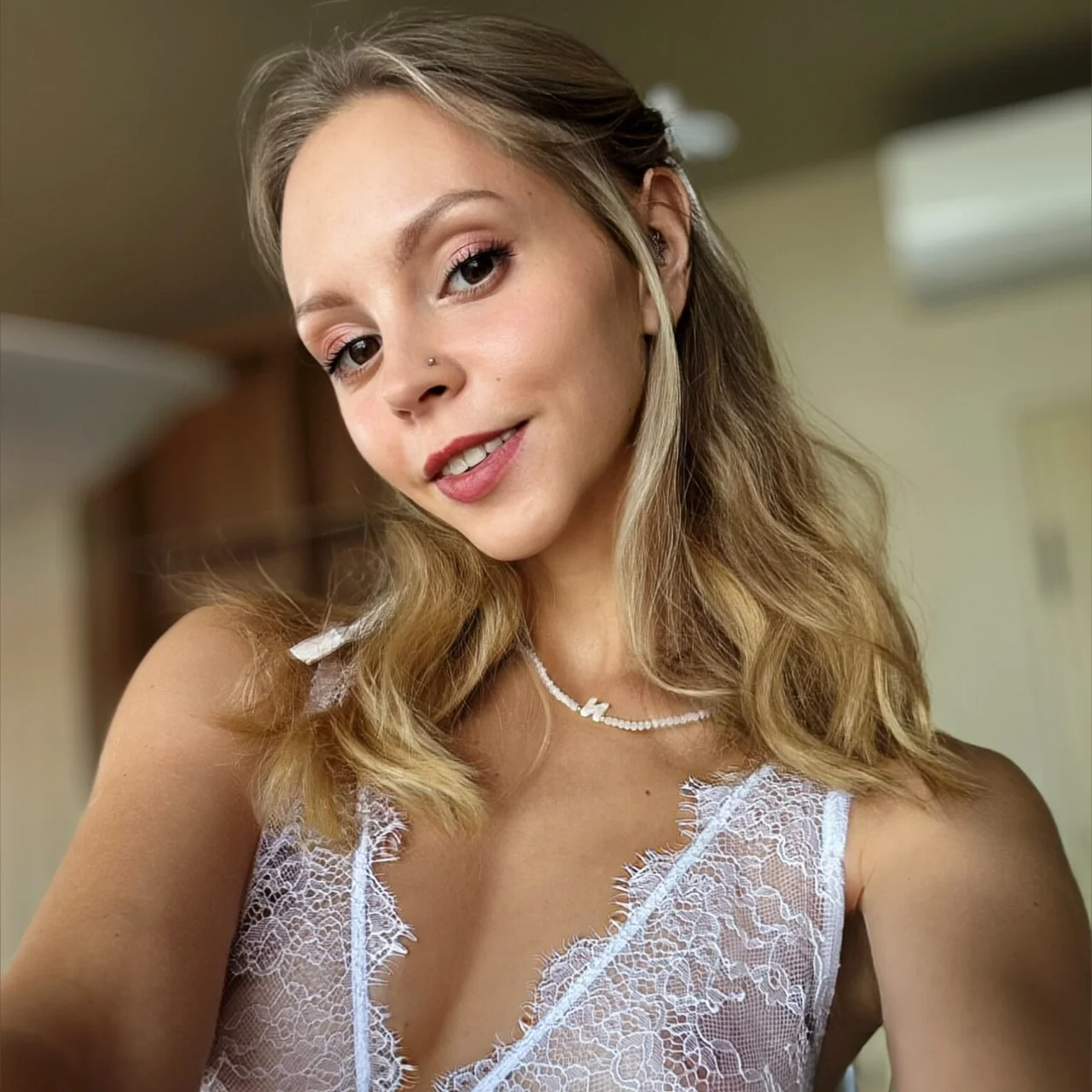 Nikki Mills - OnlyFans model