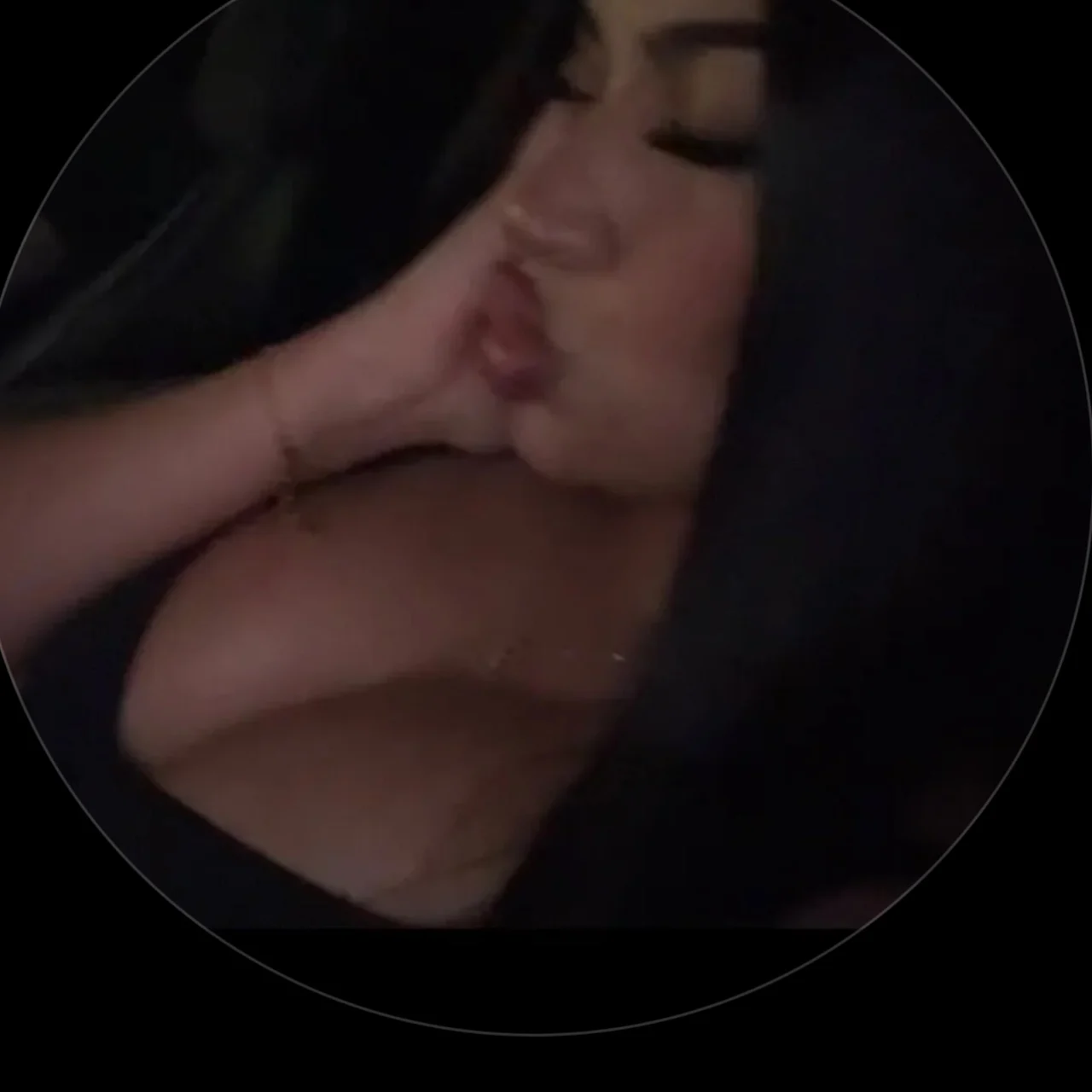 𝑵𝑶𝑶𝑹 𝑬𝑿𝑶𝑻𝑰𝑪 - OnlyFans model